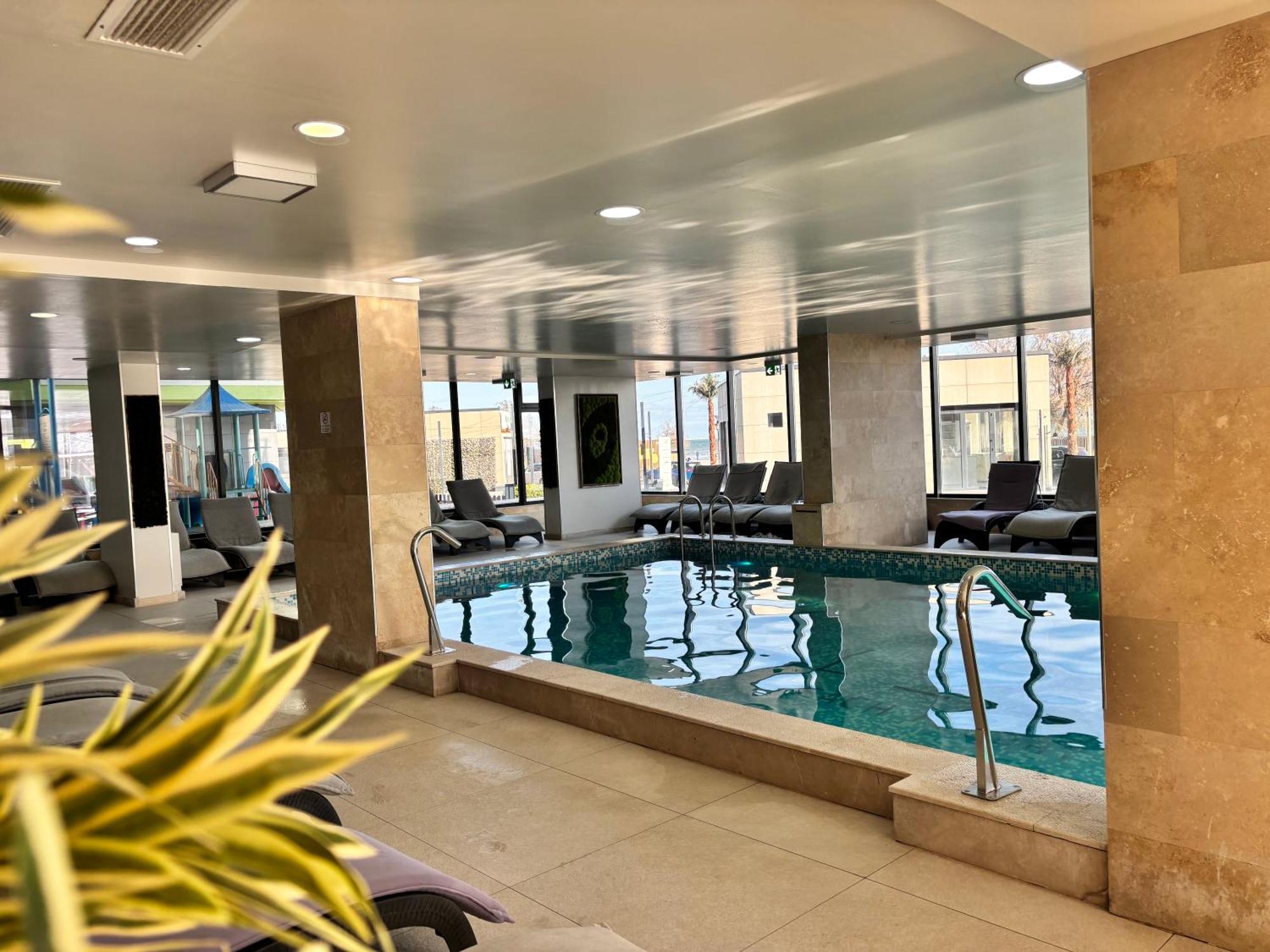 Purple Onyx - Pool & Spa Beach Resort 那沃达利 外观 照片